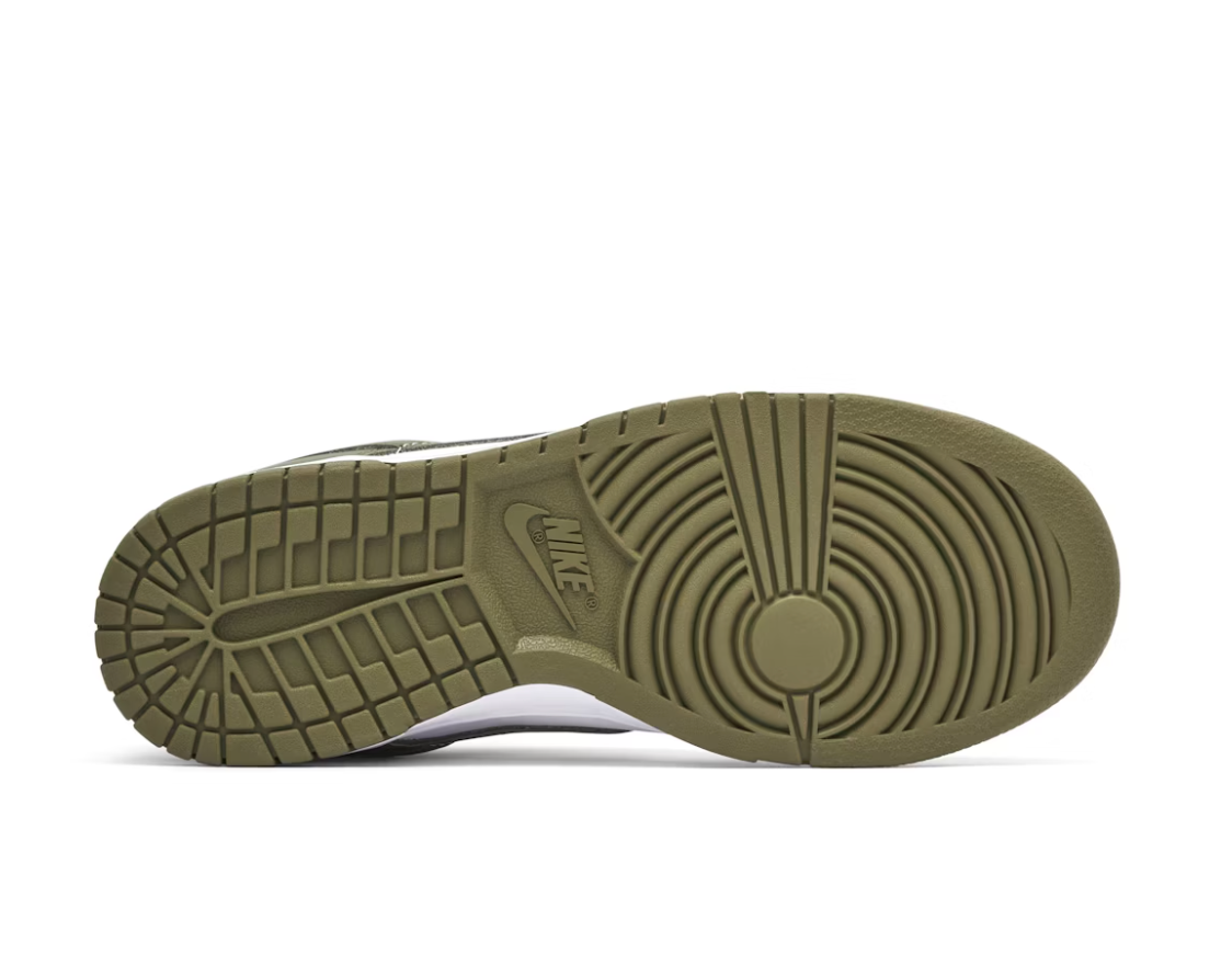 Nike Dunk Low Medium Olive (W)